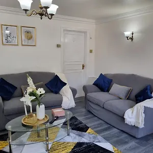  Guest house Glamorous With Wifi And Netflix United Kingdom