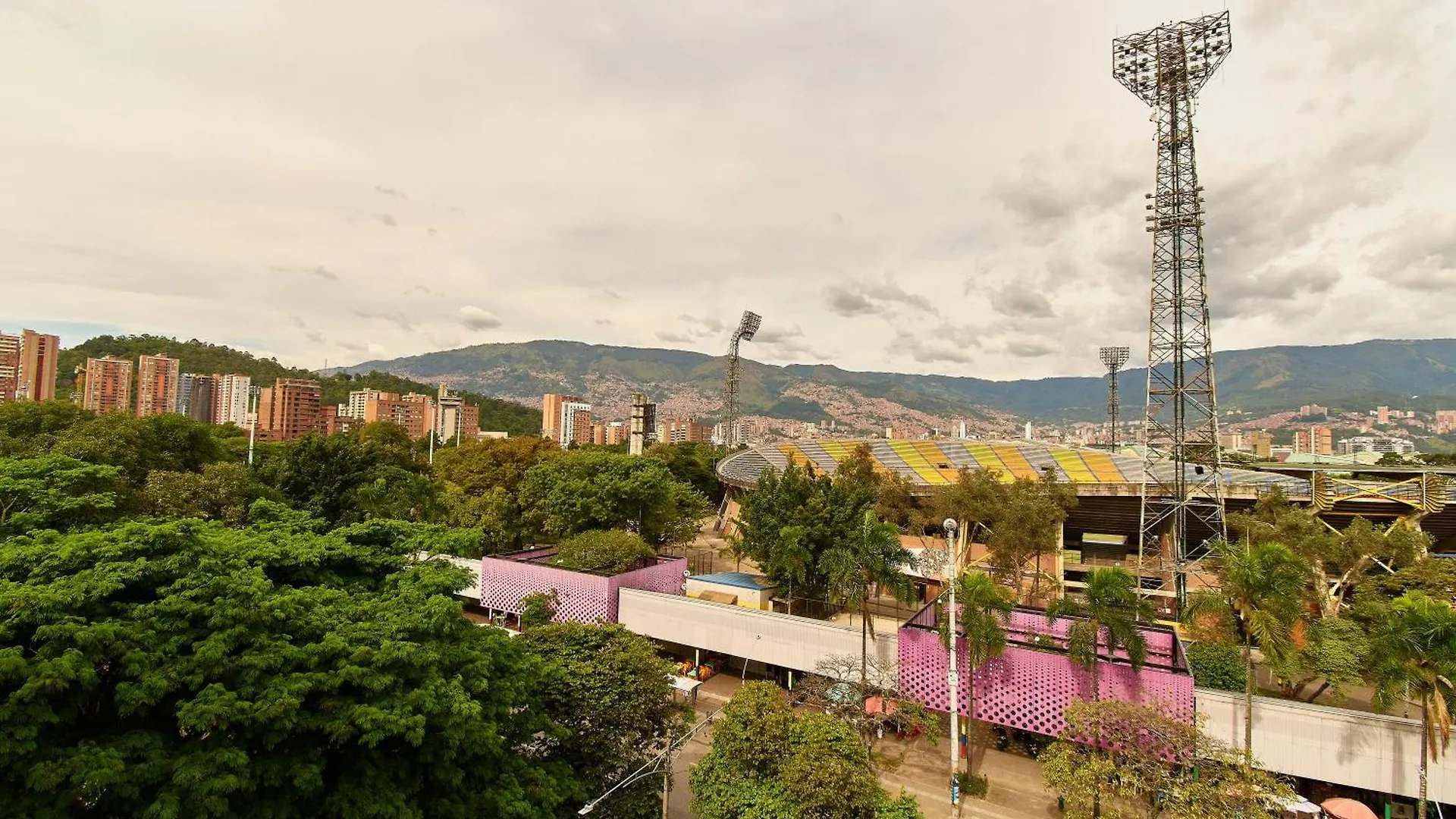 Lexum By Bernalo Hotels Medellin