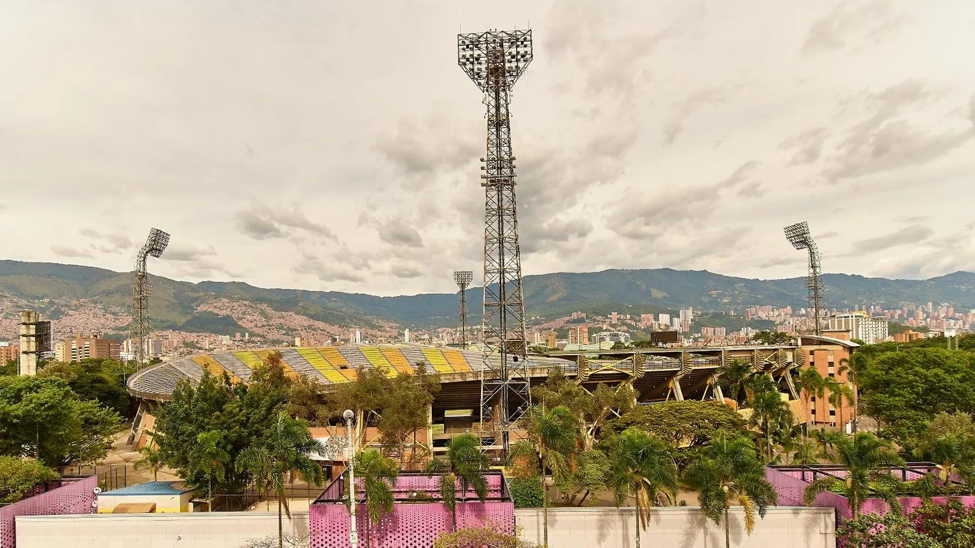 Lexum By Bernalo Hotels Medellin